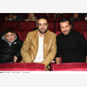 Λαμπερή βραδιά θεάτρου για το διεθνές musical «Ο ΤΣΑΡΛΙ ΚΑΙ ΤΟ ΕΡΓΟΣΤΑΣΙΟ ΣΟΚΟΛΑΤΑΣ» στο εμβληματικό «EMBASSY Theater» στην καρδιά του Κολωνακίου!