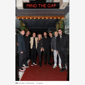 Το αδιαχώρητο στο Grand Opening του αγαπημένου “Mind The Gap” στο Κολωνάκι, που υπόσχεται μοναδικές Κυριακάτικες βραδιές από νωρίς!