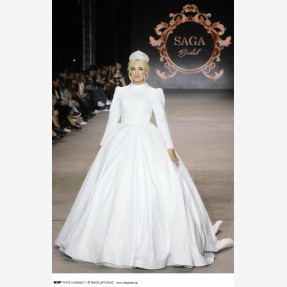 H Δήμητρα Αλεξανδράκη εντυπωσίασε με το fashion show τoυ brand “Saga Bridal” και τη συλλογή της “The Swan”, στο πλαίσιο της 35ης Athens Fashion Week!