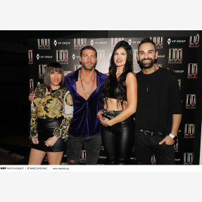 “Καταιγίδα”…. λουλουδιών στο “Lido Stage” στην καρδιά της Αθήνας, όπου ο Αντύπας υποδέχεται με την πιο διαχρονική “Καλησπέρα” του ελληνικού πενταγράμμου πλήθος κόσμου!