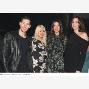 Φαντασμαγορικό cabaret celebration show στο “Parfait Athens” για τους πρώτους πέντε θριαμβευτικούς μήνες επιτυχημένων εμφανίσεων!