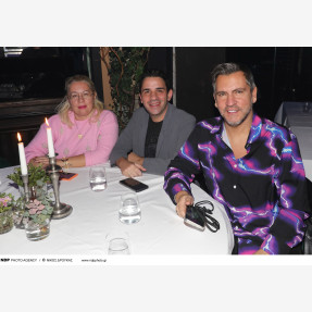 Φαντασμαγορικό cabaret celebration show στο “Parfait Athens” για τους πρώτους πέντε θριαμβευτικούς μήνες επιτυχημένων εμφανίσεων!