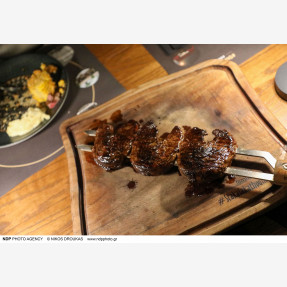 «Στα Καλά Καθούμενα» To μοναδικό premium Steak House της Αθήνας!