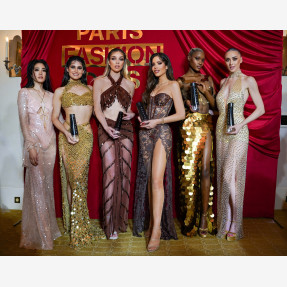 Εντυπωσιακό Fashion Show της Irene Angelopoulos, στα πλαίσια του Paris Fashion Week στο “Plaza Athénée”, με την υποστήριξη του νερού “AVATON”, πηγή ζωής από το Άγιο Όρος!