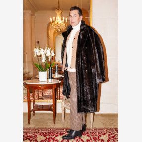 Εντυπωσιακό Fashion Show της Irene Angelopoulos, στα πλαίσια του Paris Fashion Week στο “Plaza Athénée”, με την υποστήριξη του νερού “AVATON”, πηγή ζωής από το Άγιο Όρος!