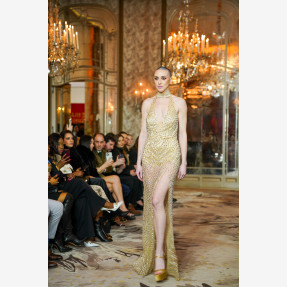 Εντυπωσιακό Fashion Show της Irene Angelopoulos, στα πλαίσια του Paris Fashion Week στο “Plaza Athénée”, με την υποστήριξη του νερού “AVATON”, πηγή ζωής από το Άγιο Όρος!