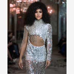Εντυπωσιακό Fashion Show της Irene Angelopoulos, στα πλαίσια του Paris Fashion Week στο “Plaza Athénée”, με την υποστήριξη του νερού “AVATON”, πηγή ζωής από το Άγιο Όρος!