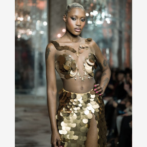 Εντυπωσιακό Fashion Show της Irene Angelopoulos, στα πλαίσια του Paris Fashion Week στο “Plaza Athénée”, με την υποστήριξη του νερού “AVATON”, πηγή ζωής από το Άγιο Όρος!