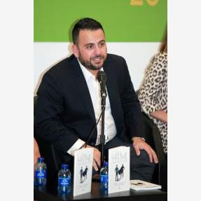 Ο Δρ. Δημήτρης Ζάμπογλου βραβεύτηκε ως “Author of the year” για το βιβλίο αυτογνωσίας “Γίνε ο Ηγέτης του εαυτού σου”,στα φετινά “Greek Influencers Awards”!