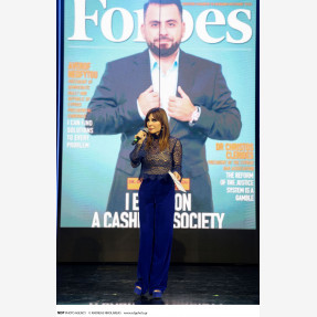 Ο Δρ. Δημήτρης Ζάμπογλου βραβεύτηκε ως “Author of the year” για το βιβλίο αυτογνωσίας “Γίνε ο Ηγέτης του εαυτού σου”,στα φετινά “Greek Influencers Awards”!