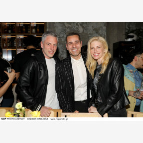 Double Trouble Party στην καρδιά της Αθήνας! Ο αγαπημένος δημοσιογράφος Νίκος Γεωργιάδης γιόρτασε τα γενέθλια του στο ολοκαίνουριο premium sushi bar - restaurant ‘’Tokyo Joe”!