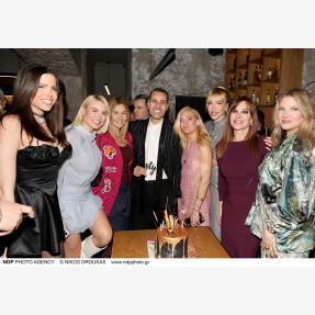 Double Trouble Party στην καρδιά της Αθήνας! Ο αγαπημένος δημοσιογράφος Νίκος Γεωργιάδης γιόρτασε τα γενέθλια του στο ολοκαίνουριο premium sushi bar - restaurant ‘’Tokyo Joe”!
