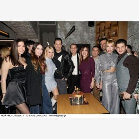 Double Trouble Party στην καρδιά της Αθήνας! Ο αγαπημένος δημοσιογράφος Νίκος Γεωργιάδης γιόρτασε τα γενέθλια του στο ολοκαίνουριο premium sushi bar - restaurant ‘’Tokyo Joe”!