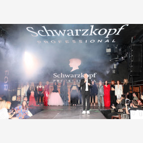 Launch event της παγκόσμιας καμπάνιας “For Every You” της “Schwarzkopf Professional”, σε Αθήνα και Θεσσαλονίκη, με παρουσιαστή τον μοναδικό showman Τάκη Ζαχαράτο!