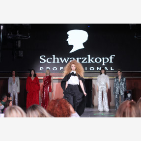 Launch event της παγκόσμιας καμπάνιας “For Every You” της “Schwarzkopf Professional”, σε Αθήνα και Θεσσαλονίκη, με παρουσιαστή τον μοναδικό showman Τάκη Ζαχαράτο!
