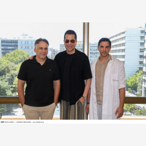 Αγαπημένα πρόσωπα της ελληνικής showbiz επισκέπτονται ξανά και ξανά το σύγχρονο ιατρείο “Ez Beauty” για την απόλυτη φροντίδα της ομορφιάς τους!