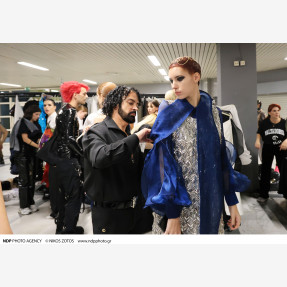 Ένα Glass Floor γηπέδου μετατράπηκε για πρώτη φορά σε Catwalk!  Μία πασαρέλα διεθνών προδιαγραφών στην Ελλάδα